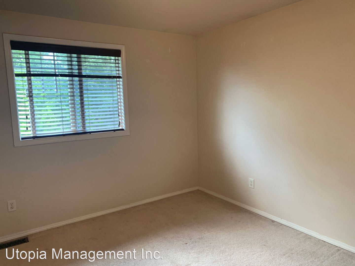 1496 Fruitland Drive Utopia Management